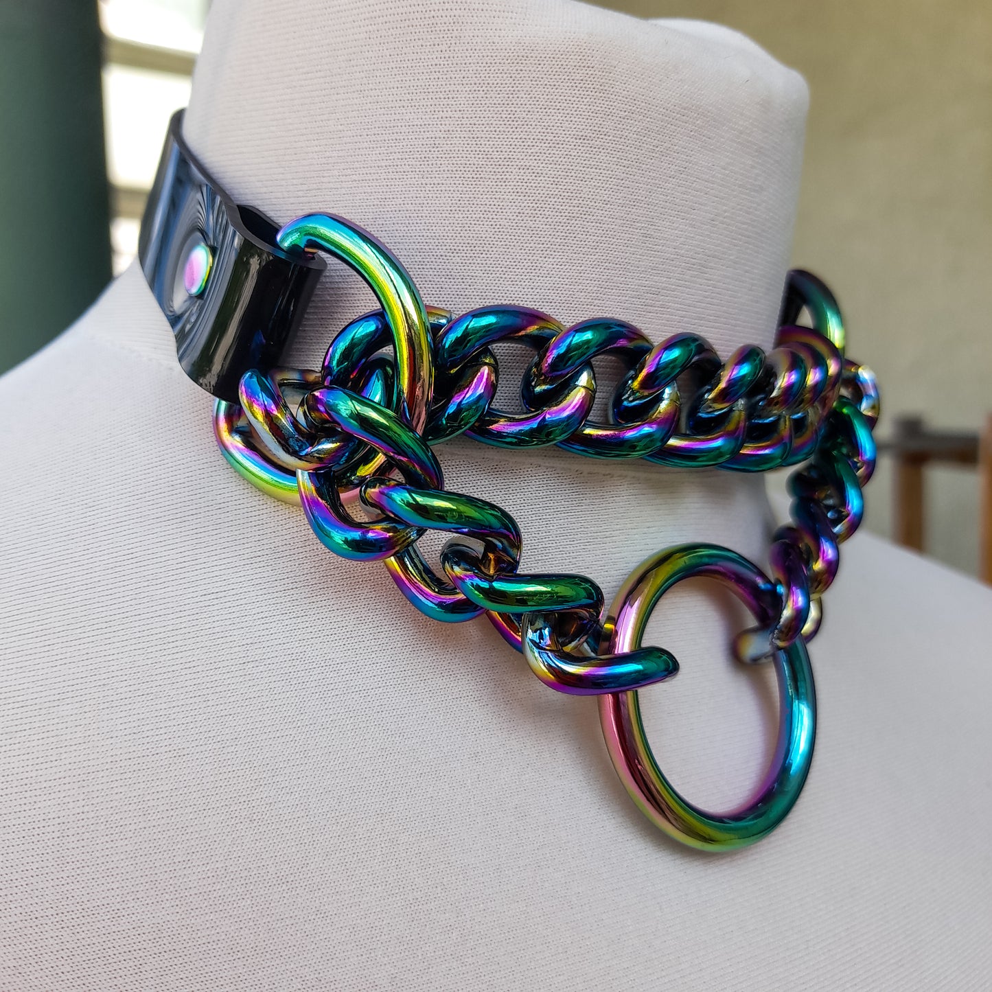 Helios Regenbogen-O-Ring-Kettenhalsband