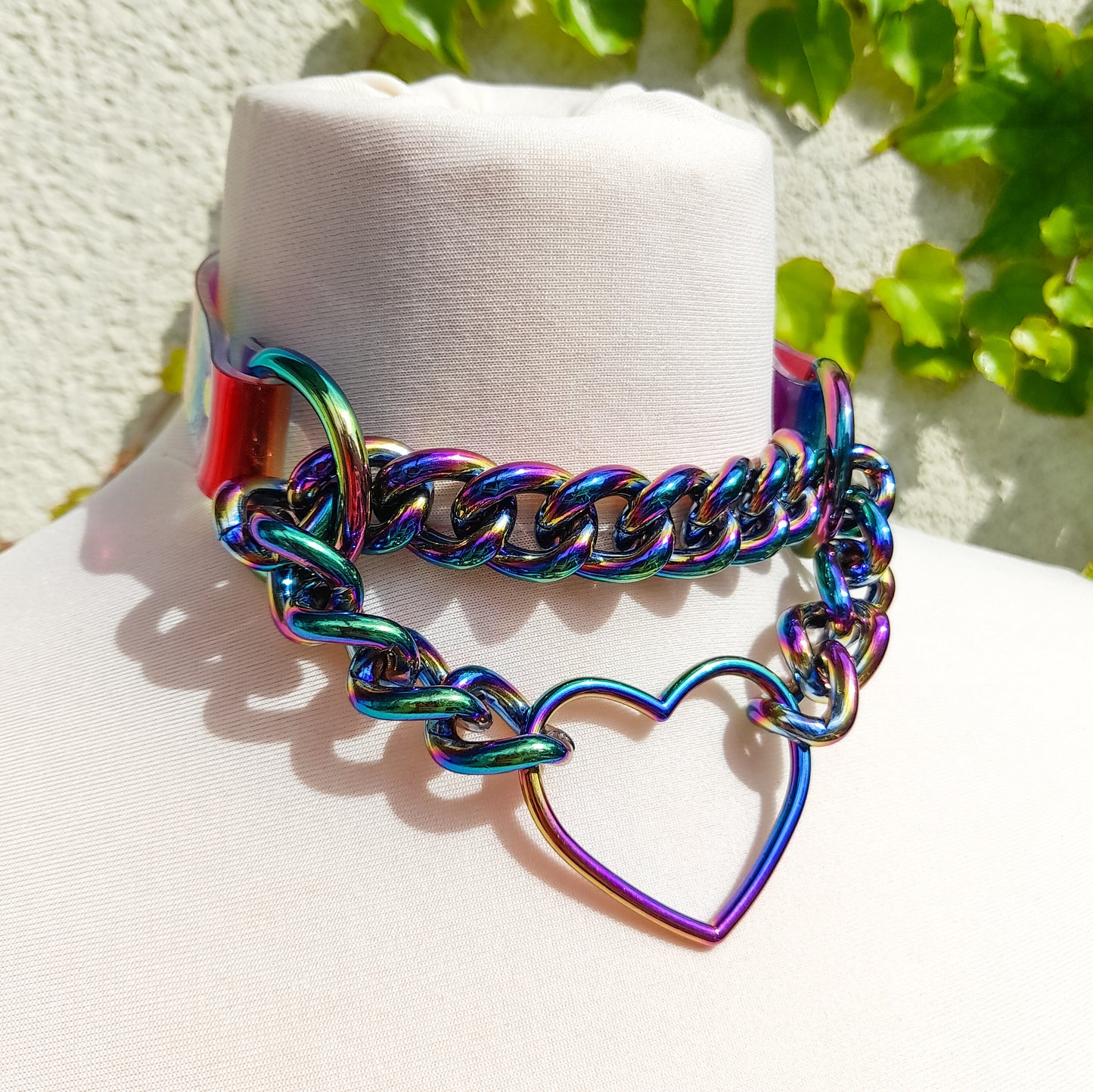 Hedone Regenbogen-Herz-Ring-Kettenhalsband