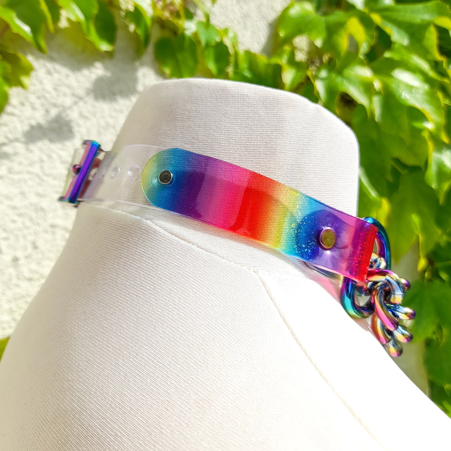 Hedone Regenbogen-Herz-Ring-Kettenhalsband