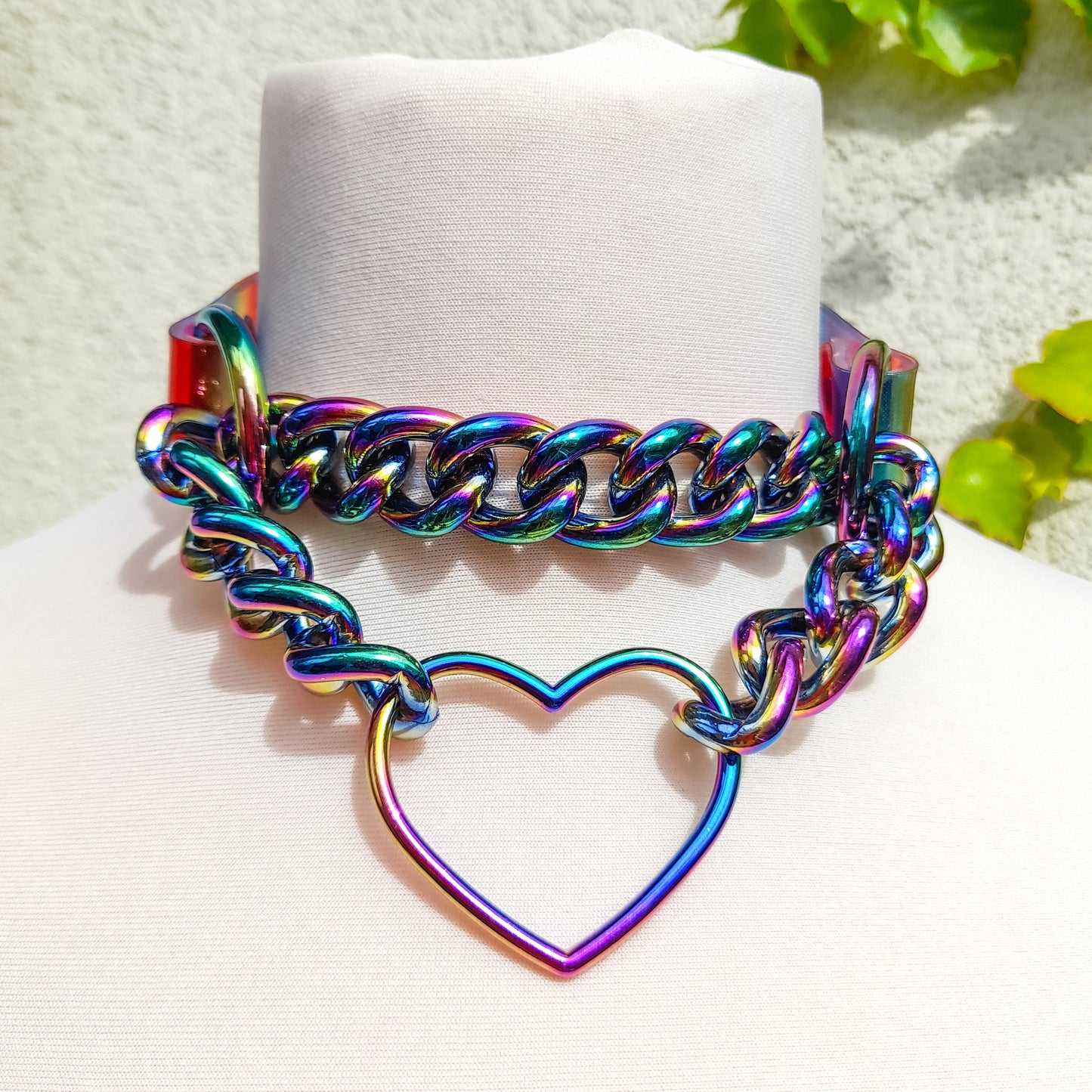 Hedone Rainbow Heart Ring Chain Choker