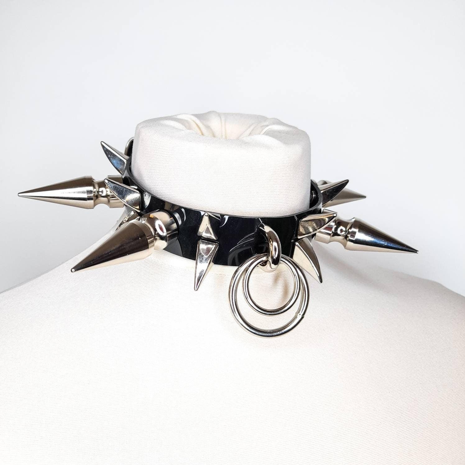 Giant shop spike choker